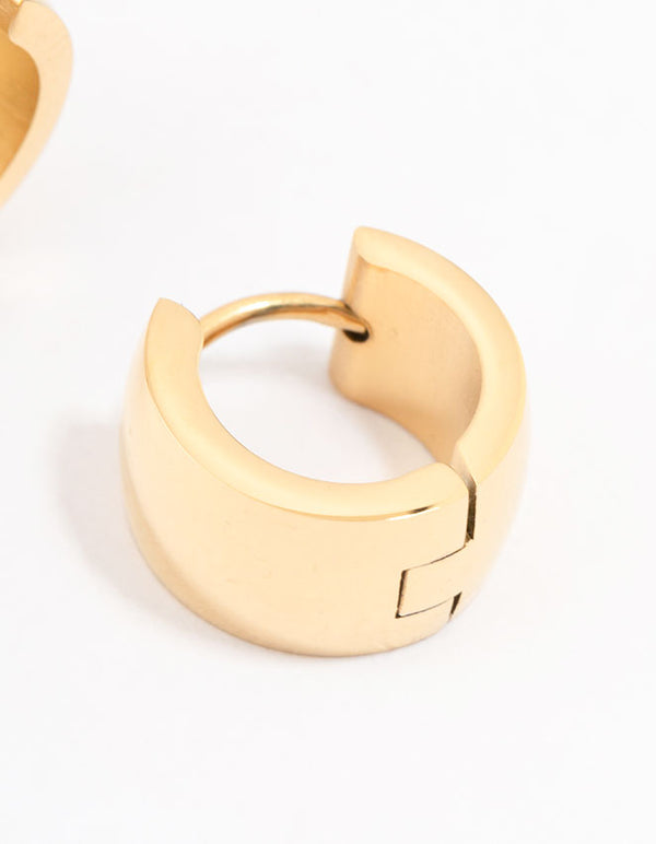Highlighting waterproof gold plated stainless steel huggie hoop earrings with smooth curved design post detail view