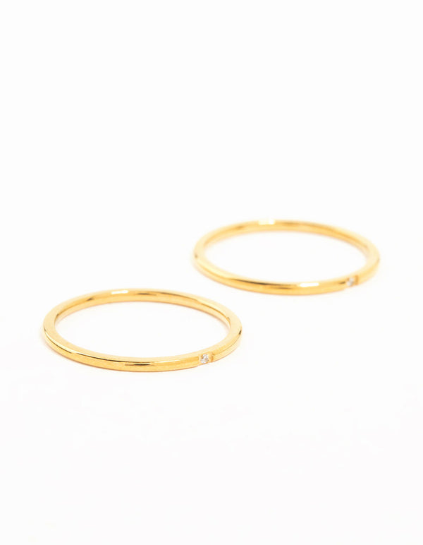 This 2-pack features waterproof gold plated stainless steel fine band rings front view