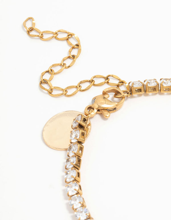 Detailed view of waterproof tennis bracelet in stainless steel and cubic zirconia closure detail view
