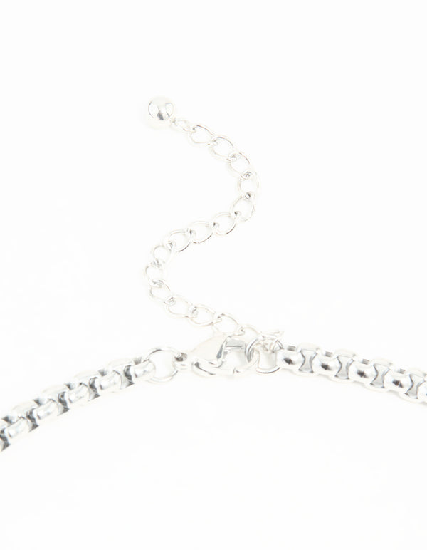 Presenting a waterproof stainless steel round box chain short necklace in silver clasp detail view