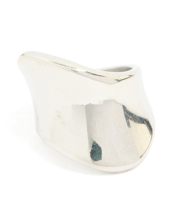 Showcasing a waterproof stainless steel organic smooth ring in silver front view