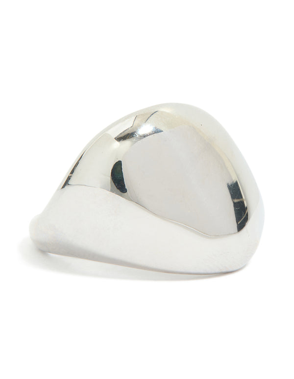 Featuring a waterproof stainless steel smooth pebble ring in silver front view