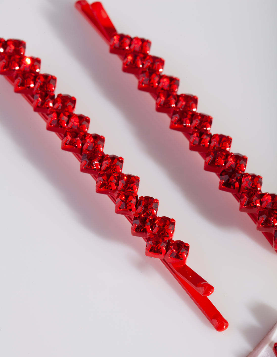 RED CM DIA ZIG ZAG HPIN 4PK