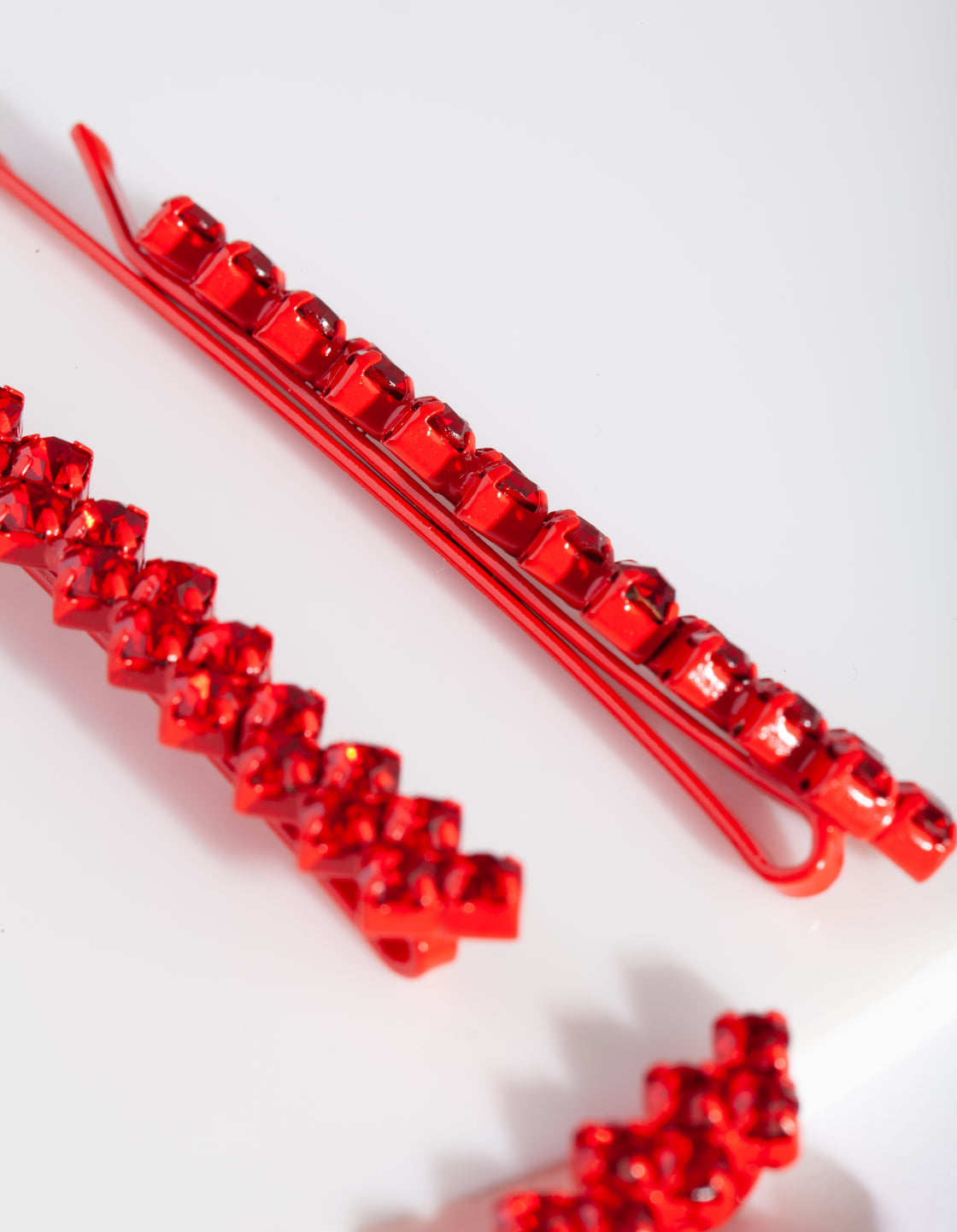 RED CM DIA ZIG ZAG HPIN 4PK