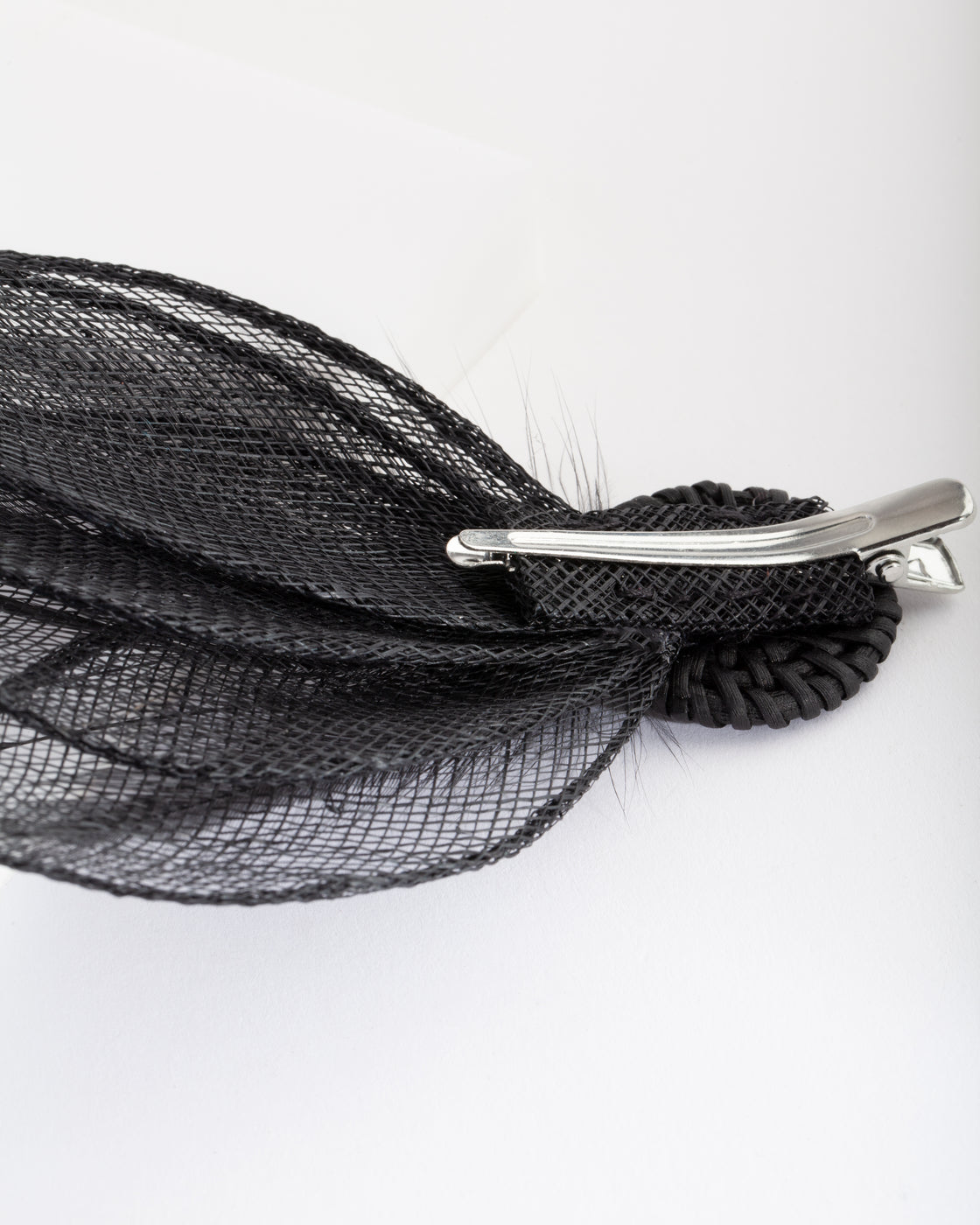 OCHR BLK SINA FTHR PLAIT CLIP