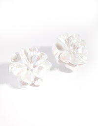 Plastic Multi Petal Flower Stud Earrings - link has visual effect only