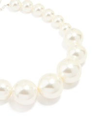Silver Pearl Necklace - link has visual effect only