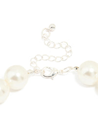 Silver Pearl Necklace - link has visual effect only