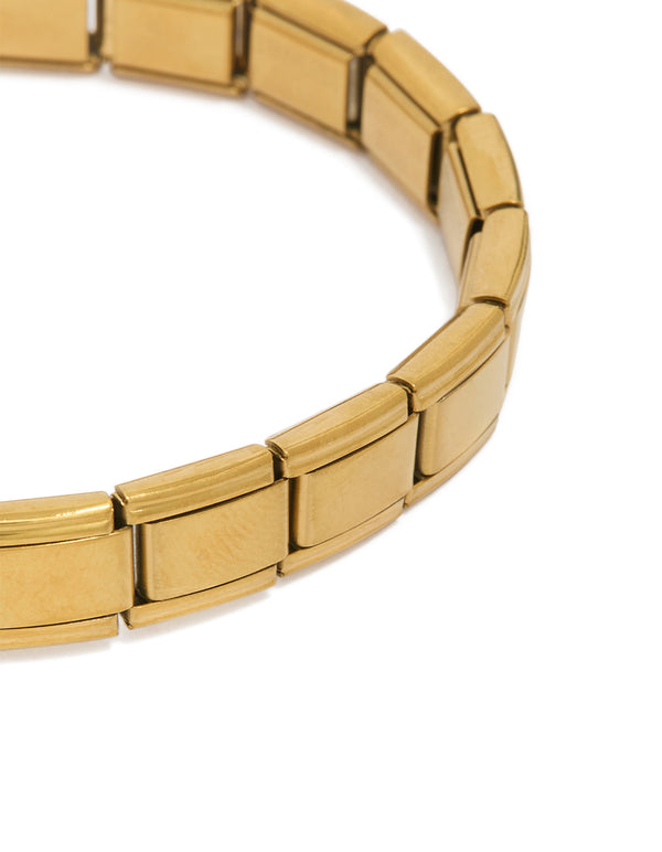 Showcasing waterproof gold plated stainless steel stretch link chain bracelet in gold close up view