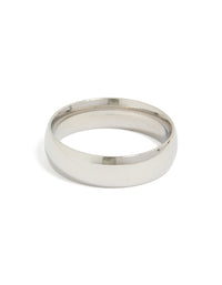 Showcasing a mens waterproof stainless steel smooth band ring crafted from silver front view - link has visual effect only